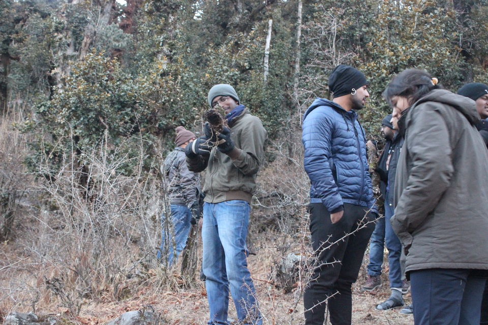 Photo of The warmth of friendship on the snow clad slopes of Kuari Pass by Samudra Sengupta