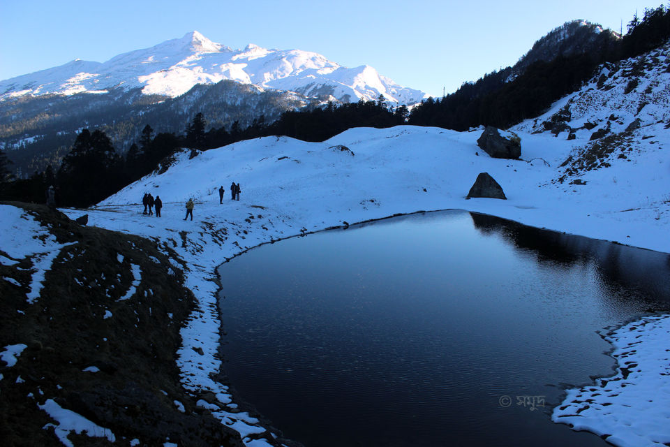 Photo of The warmth of friendship on the snow clad slopes of Kuari Pass by Samudra Sengupta