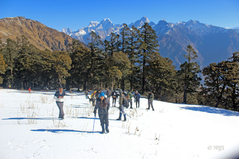 Photo of The warmth of friendship on the snow clad slopes of Kuari Pass by Samudra Sengupta