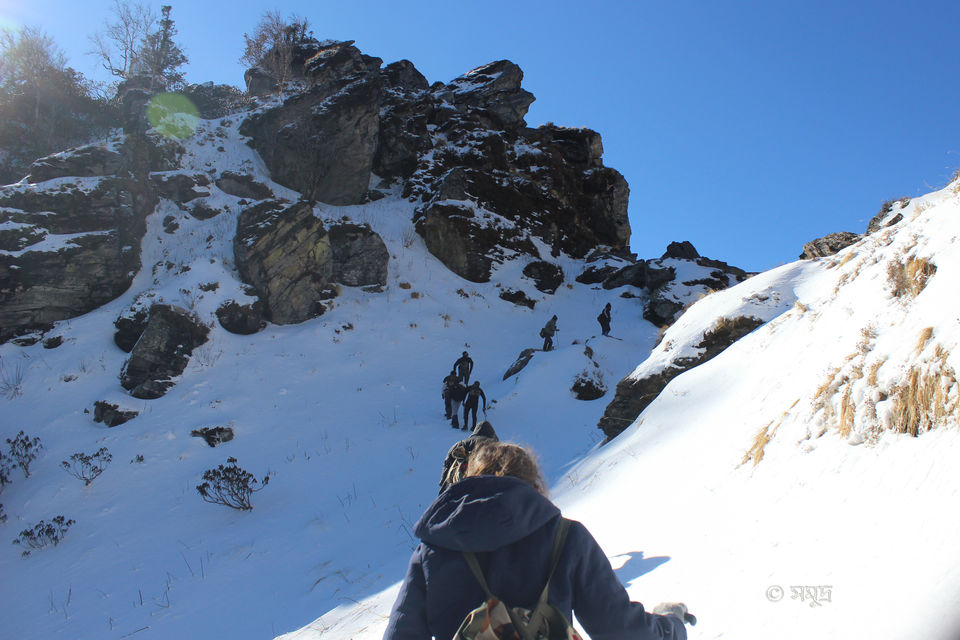 Photo of The warmth of friendship on the snow clad slopes of Kuari Pass by Samudra Sengupta