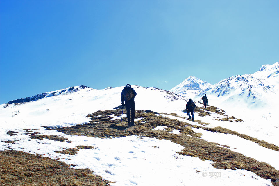 Photo of The warmth of friendship on the snow clad slopes of Kuari Pass by Samudra Sengupta