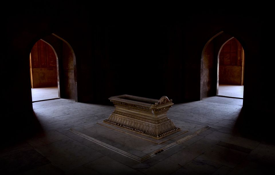 Photo of A close trip to the History- Humayun's tomb 1/1 by Hikerkajalsuman