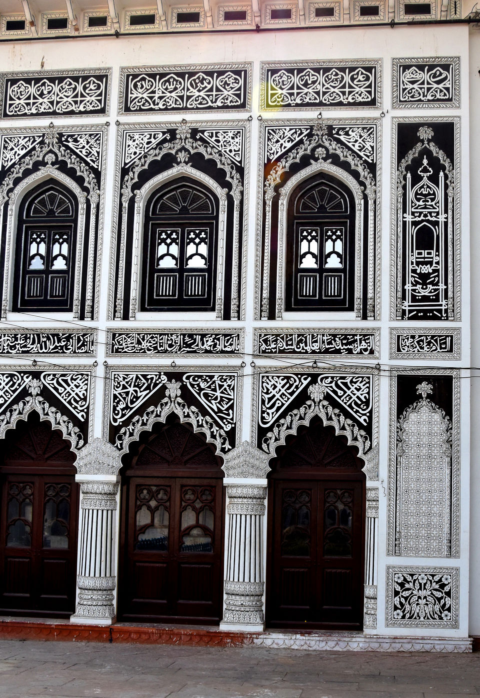 Photo of Chota Imambara, Hussainabad Road, Daulatganj, Lucknow, Uttar Pradesh, India by Aashu Jha