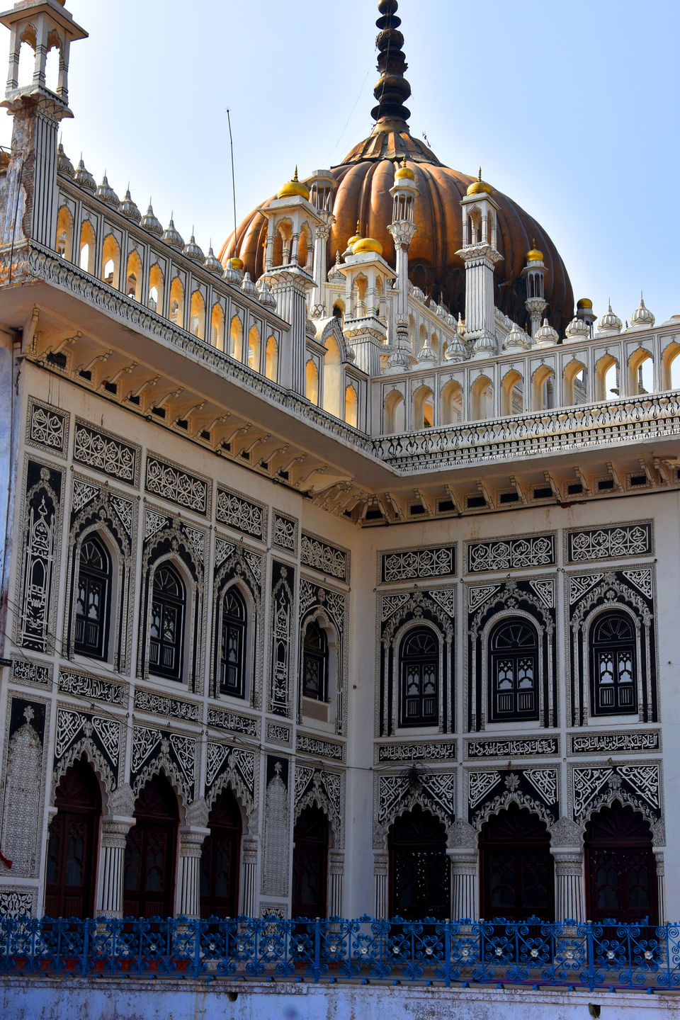 Photo of Chota Imambara, Hussainabad Road, Daulatganj, Lucknow, Uttar Pradesh, India by Aashu Jha