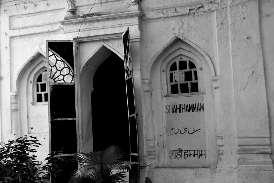 Photo of Chota Imambara, Hussainabad Road, Daulatganj, Lucknow, Uttar Pradesh, India by Aashu Jha