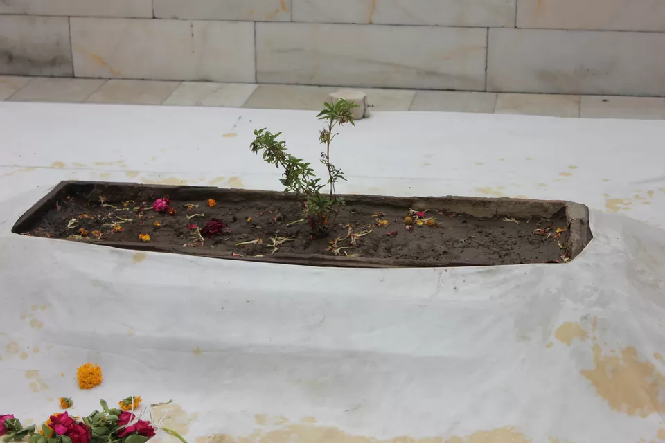 Photo of Aurangazeb's tomb by Kaushik Paul