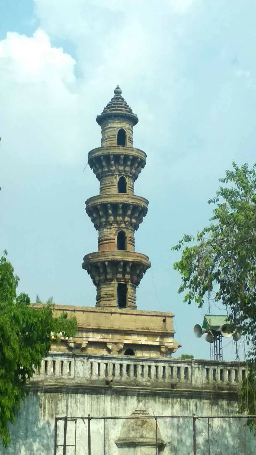 Photo of Jhulta Minara Masjid, ZAPA GATE, Delvada, Gujarat, India by Girish Hiranand