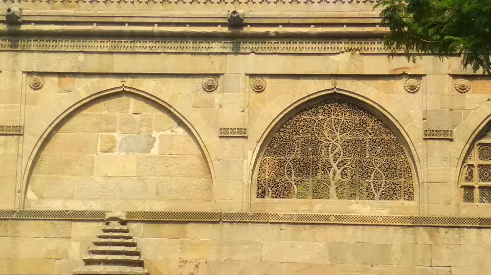 Photo of Sidi Saiyyed Mosque, Bhadra Road, Opposite Electricity House, Gheekanta, Lal Darwaja, Ahmedabad, Gujarat, India by Girish Hiranand