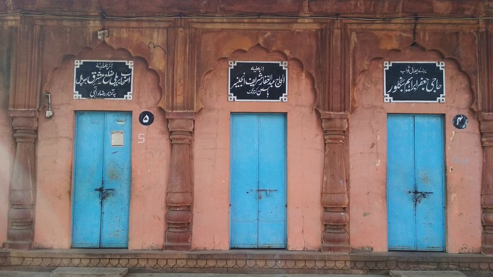 Photo of Taj-ul-Masjid Road, Kohefiza, Bhopal, Madhya Pradesh, India by Girish Hiranand