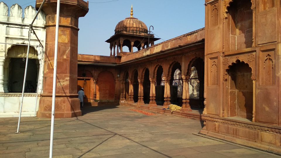 Photo of Moti Masjid, Hawamahal Road, Opposite Moti Masjid, Chowki Talaiya, Talaiya, Bhopal, Madhya Pradesh, India by Girish Hiranand