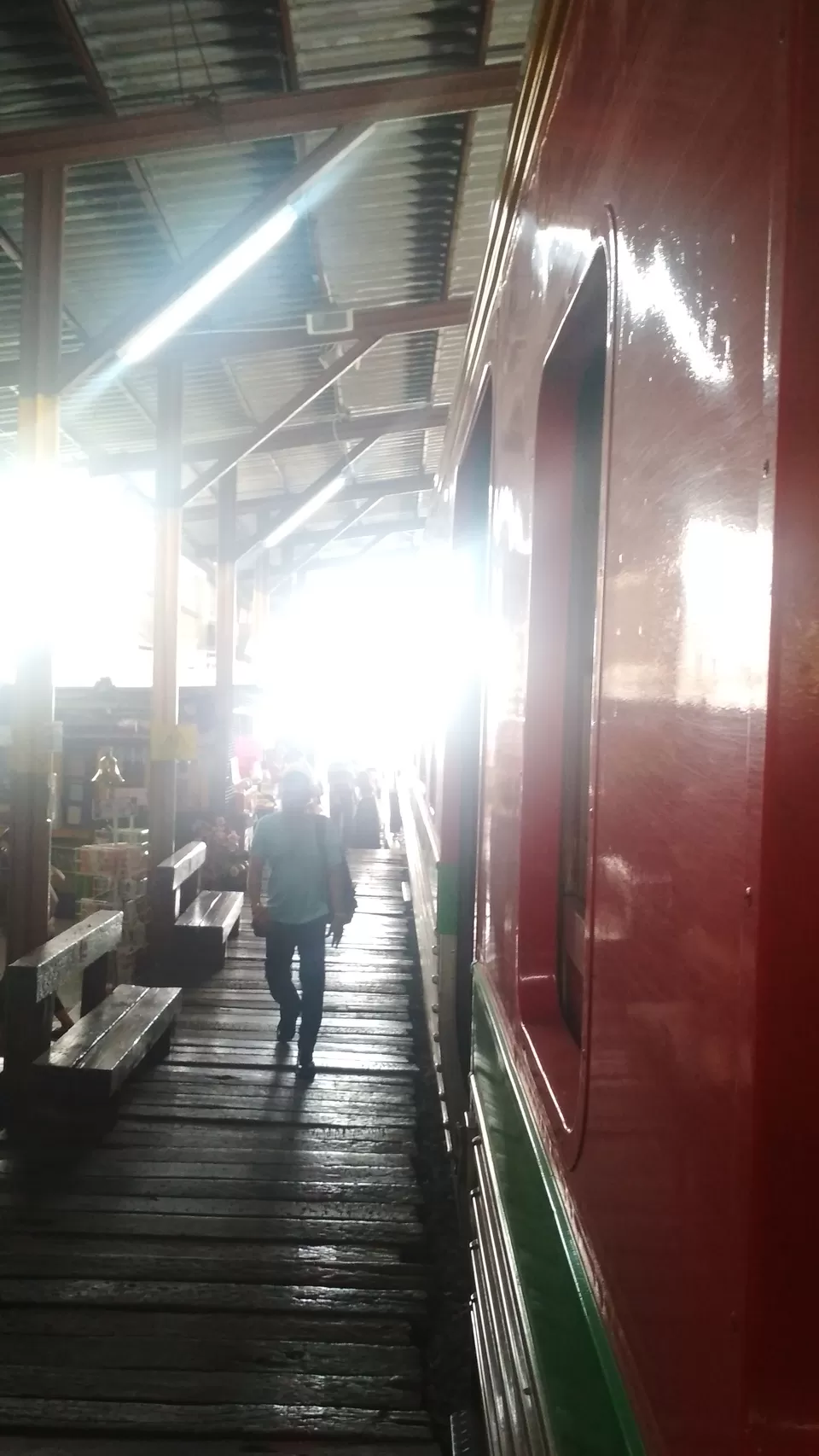 Photo of Your Guide from MaeKlong Railway Market to Bangkok by Train-Ferry-Bus, all less than 50 Thai Baht ! by Girish Hiranand