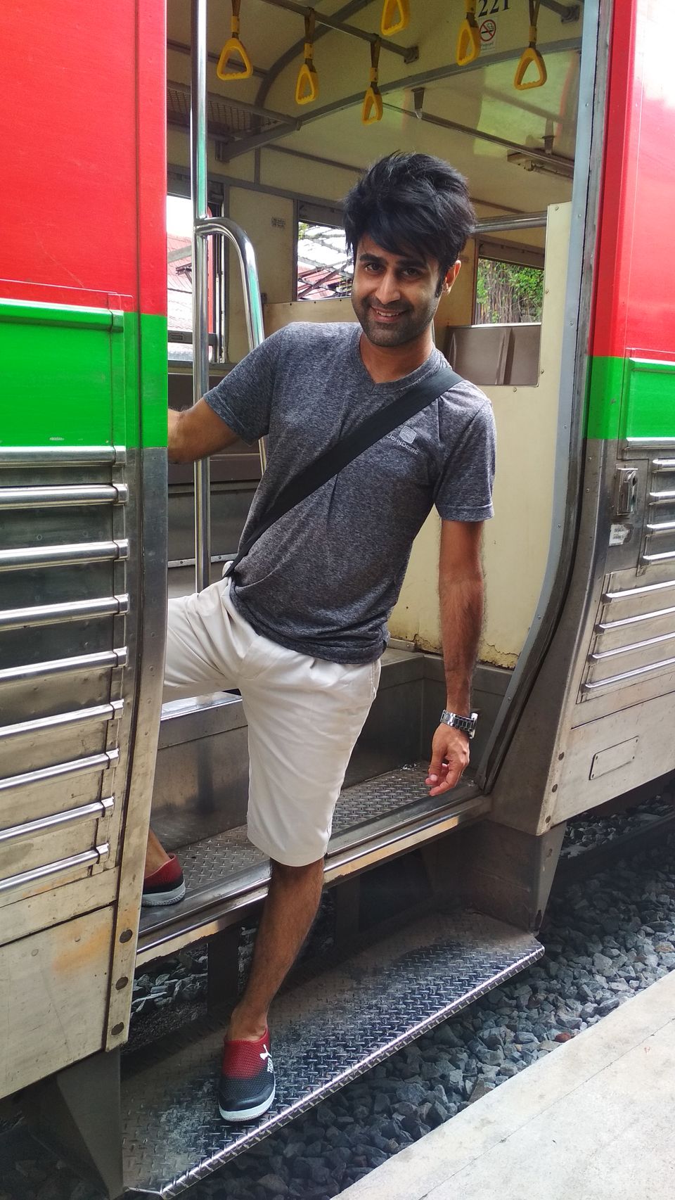 Photo of Your Guide from MaeKlong Railway Market to Bangkok by Train-Ferry-Bus, all less than 50 Thai Baht ! by Girish Hiranand