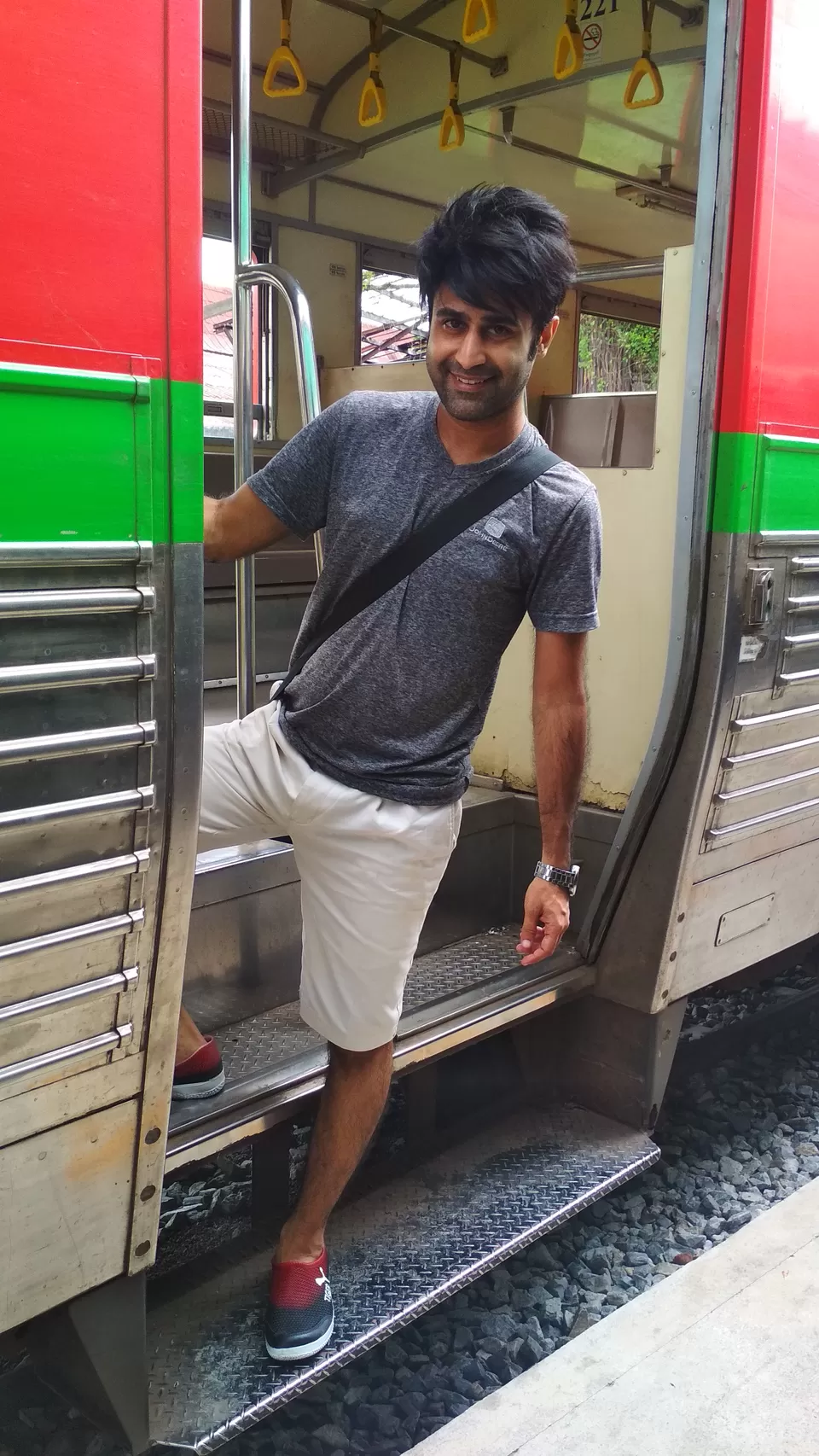 Photo of Your Guide from MaeKlong Railway Market to Bangkok by Train-Ferry-Bus, all less than 50 Thai Baht ! by Girish Hiranand