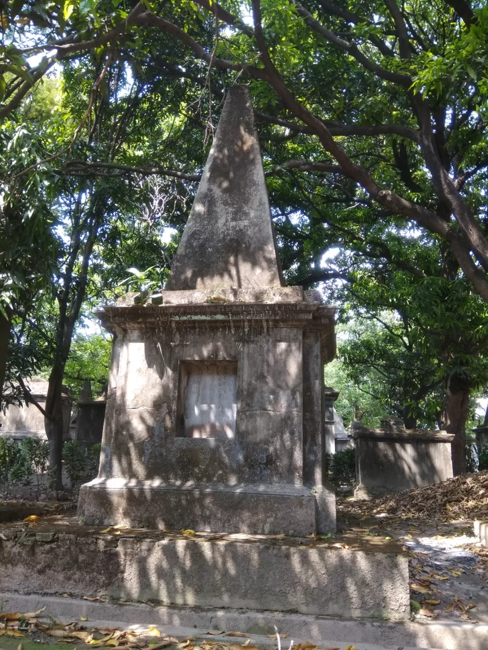 Photo of Park Street Cemetery, Mullick Bazar, Park Street area, Kolkata, West Bengal, India by Priya Chowdhary