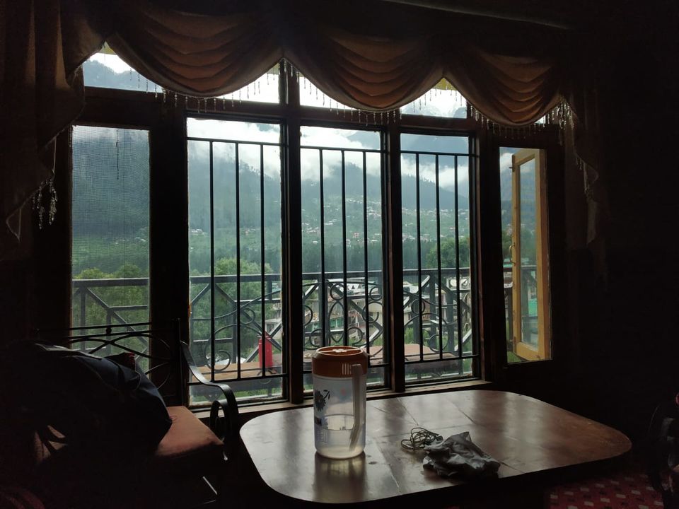 Photo of Hampta Pass: The Snowy Scare 2/18 by Arnesh Agrawal