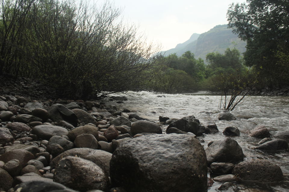 Photo of Devkund..an hidden gem of Maharashtra.. 7/10 by Shatakshi Gupta