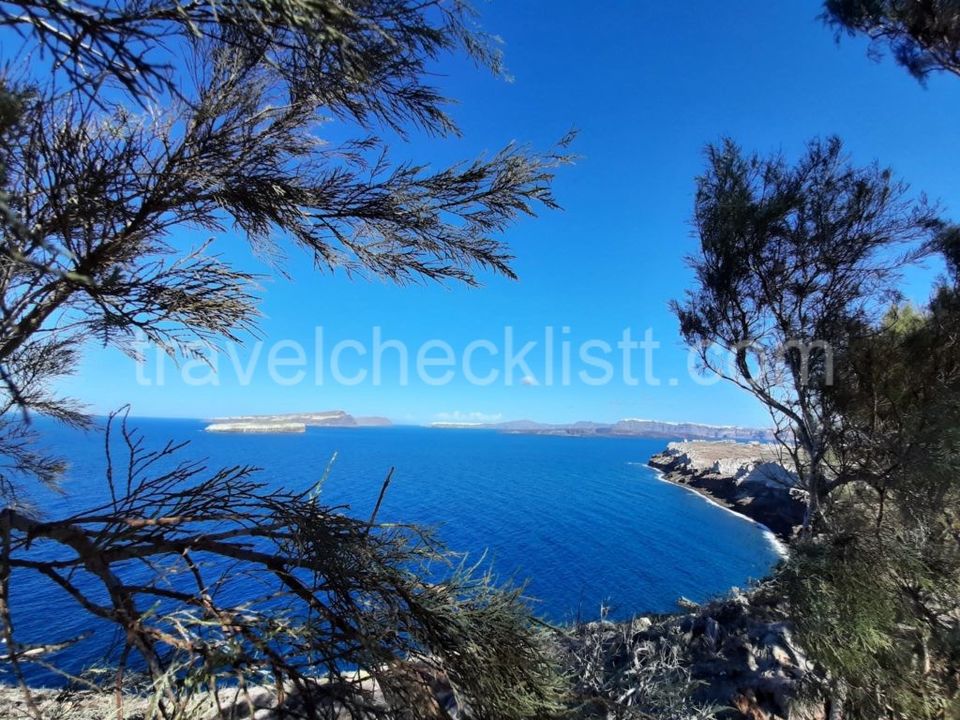 Photo of The Ultimate 3-Day Santorini Itinerary For A Perfect Romantic Holiday by Shatakshi Gupta