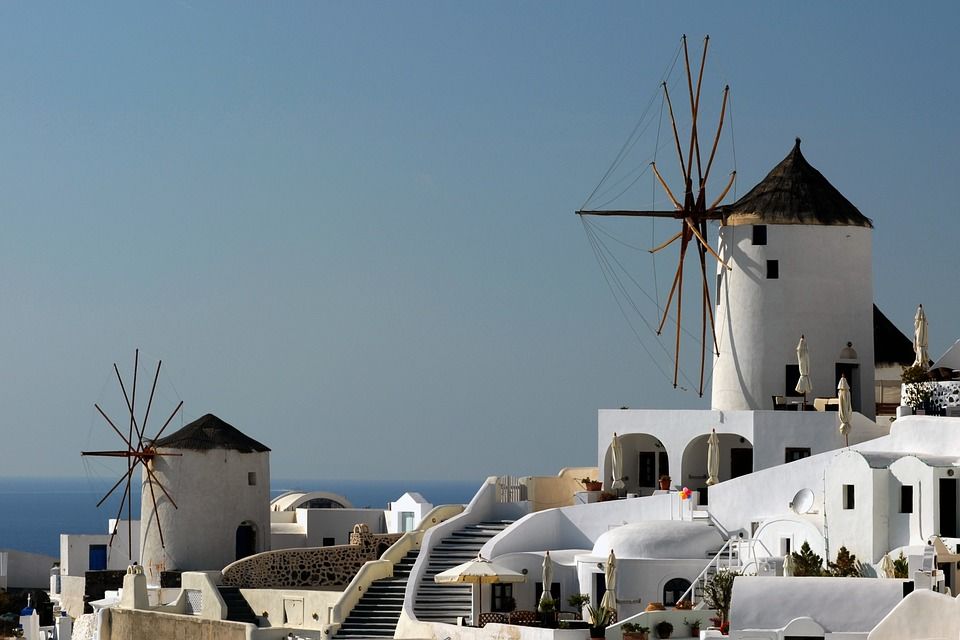 Photo of The Ultimate 3-Day Santorini Itinerary For A Perfect Romantic Holiday by Shatakshi Gupta