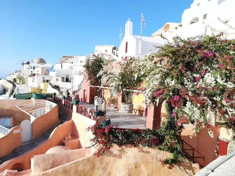 Photo of Within 30K For 4 Days, This Volcano View Greek Hotel, Is Straight Out Of Our Dreams!! by Shatakshi Gupta