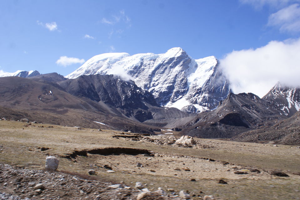 Photo of A snowy peak shot with lens zoomed out... by Subhrajyoti Parida