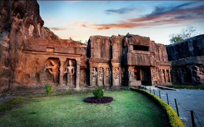 Photo of Bhimbetka rock shelters, Bhojpur Raisen, Madhya Pradesh, India by Rahul