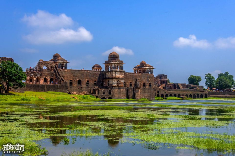Photo of Got a weekend to spend in Madhya Pradesh? Head to Mandu and Maheshwar this time. by Juhi Gautam