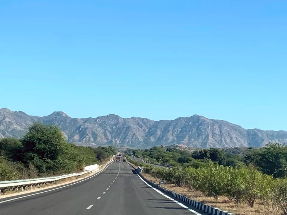 Photo of NH-48, Gujarat, India by Juhi Gautam
