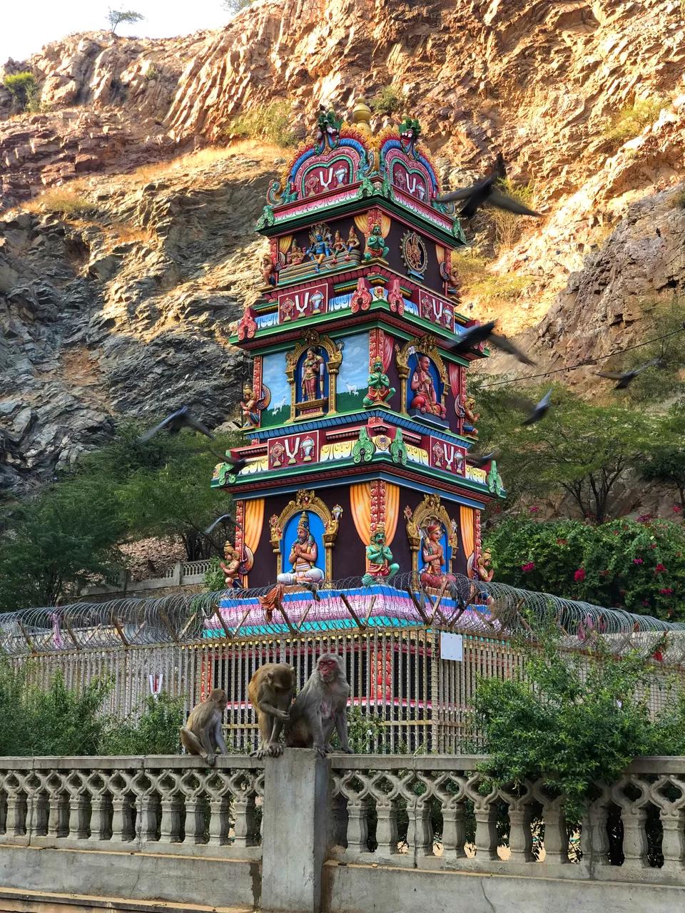 Photo of Galta Ji Temple, Galta Ji, Jaipur, Rajasthan, India by Abagfullofmaps