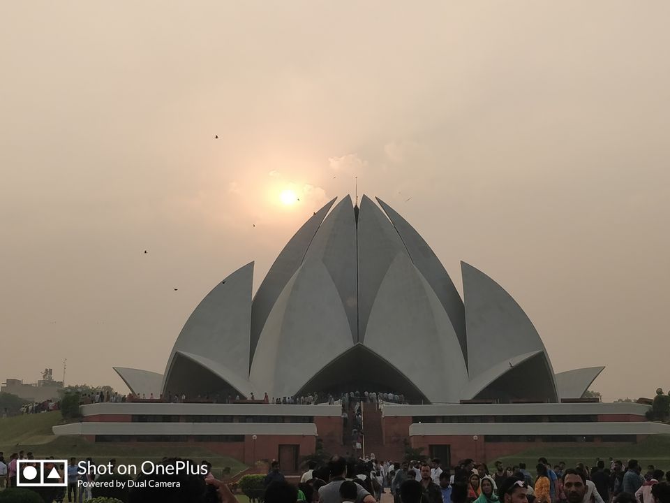 Photo of Lotus Temple, Lotus Temple Road, Bahapur, Shambhu Dayal Bagh, Kalkaji, New Delhi, Delhi, India by Aman jain