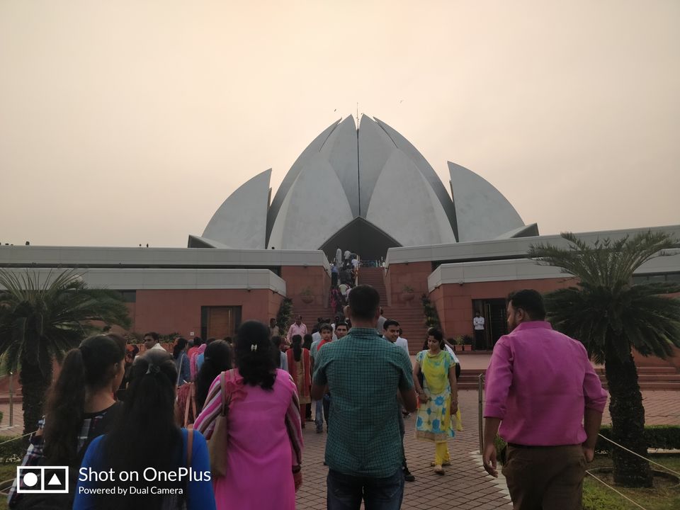 Photo of Lotus Temple, Lotus Temple Road, Bahapur, Shambhu Dayal Bagh, Kalkaji, New Delhi, Delhi, India by Aman jain