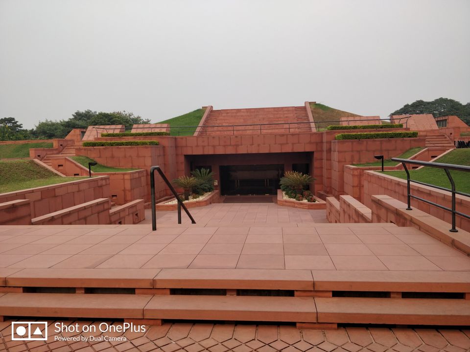 Photo of Lotus Temple, Lotus Temple Road, Bahapur, Shambhu Dayal Bagh, Kalkaji, New Delhi, Delhi, India by Aman jain