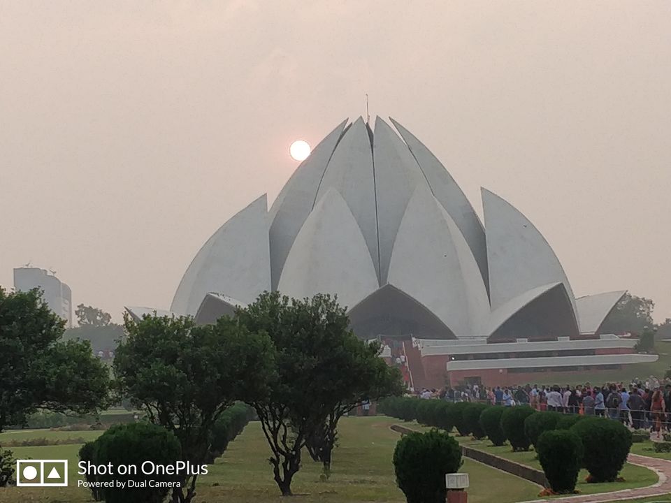 Photo of Lotus Temple, Lotus Temple Road, Bahapur, Shambhu Dayal Bagh, Kalkaji, New Delhi, Delhi, India by Aman jain
