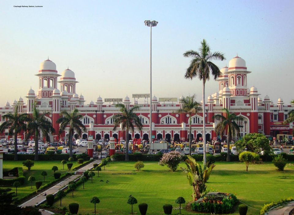Photo of Charbagh Railway Station Bus Stop, NH 25, Cash and Pay Colony, Charbagh, Lucknow, Uttar Pradesh, India by Kabira Speaking