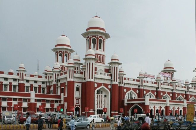 Photo of Charbagh Railway Station Bus Stop, NH 25, Cash and Pay Colony, Charbagh, Lucknow, Uttar Pradesh, India by Kabira Speaking