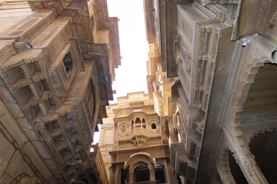 Photo of Patwon Ki Haveliyan, Amar Sagar Pol, Jaisalmer, Rajasthan, India by Tanushree Jain