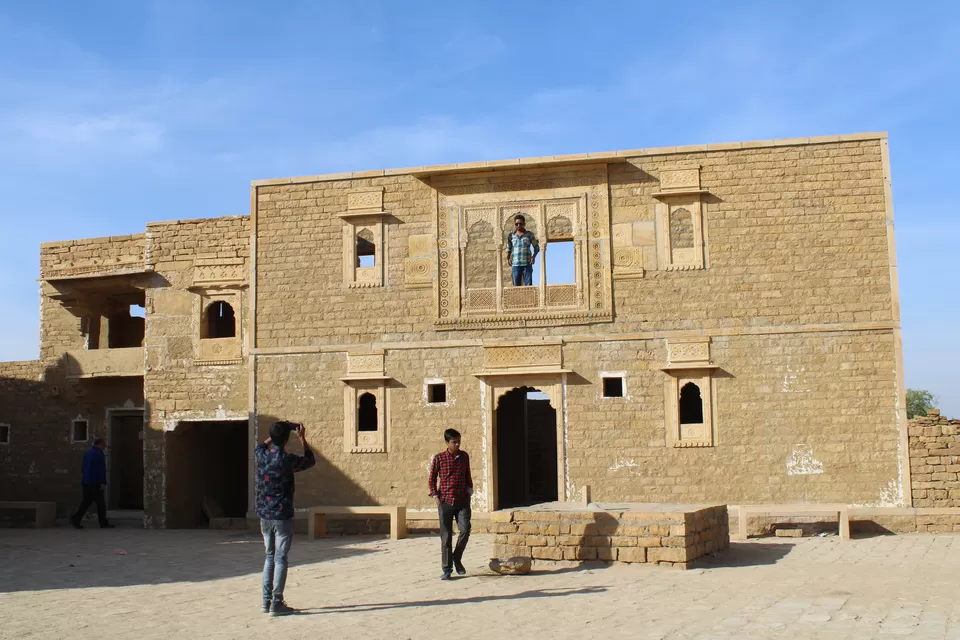 Photo of Kuldhara Abandoned Village Well, Jiyai, Rajasthan, India by Tanushree Jain