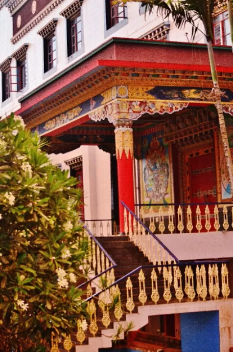Photo of Namdroling monastery by Pria