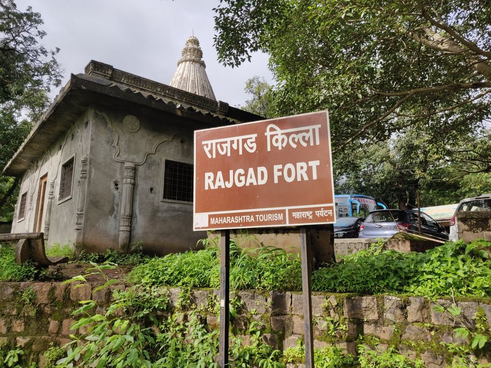 Photo of Historical Range Trek from Mighty Rajgad to Massive Torna.. 2/44 by Frantic_Feets