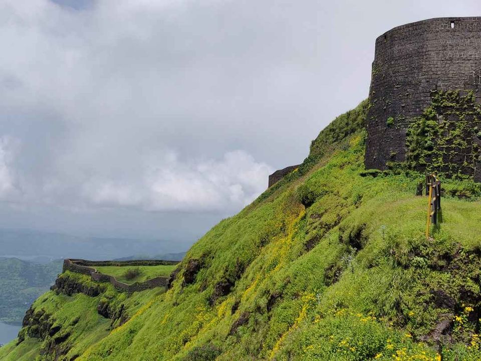 Photo of Historical Range Trek from Mighty Rajgad to Massive Torna.. by Frantic_Feets