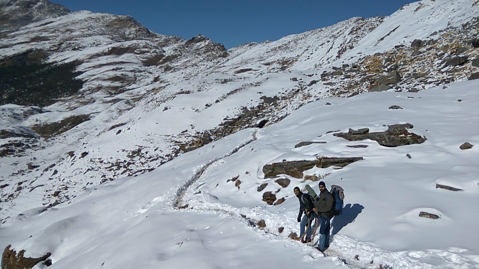 Photo of Brahmatal Lake Winter Trek – The Pristine White Beauty #offbeatuttarakhand 2/6 by Himani Jain