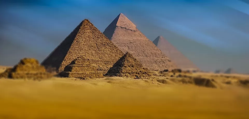 Photo of The Pyramids Of Giza, Al Haram، Egypt by Samarth Arora