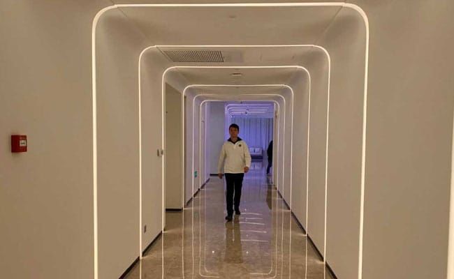 Photo of 'FlyZoo' And The Bell-Boys From Tomorrow: Humans Missing From This Futuristic Hotel! by Samarth Arora