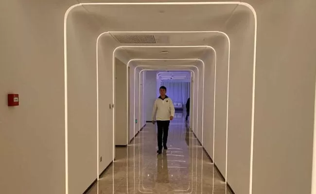 Photo of 'FlyZoo' And The Bell-Boys From Tomorrow: Humans Missing From This Futuristic Hotel! by Samarth Arora