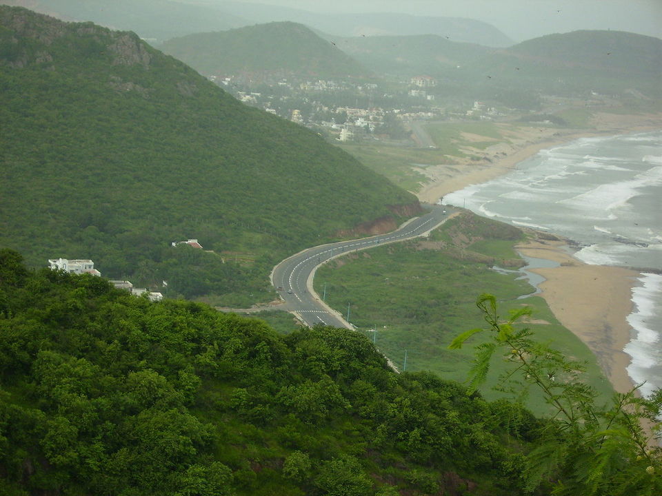 Photo of 10 Scenic Bus Rides in India That Would Make You Dump a Boring Flight on Your Next Trip! 2/10 by Samarth Arora
