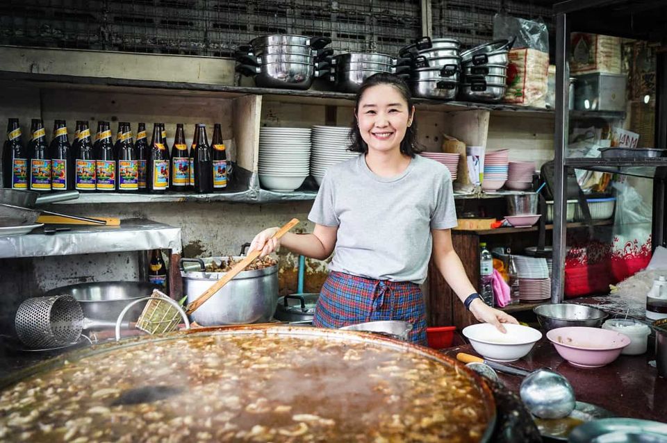 Photo of While You Complain about Yesterday’s Leftovers, This Thai Eatery Serves a 40-year-Old Soup! by Samarth Arora