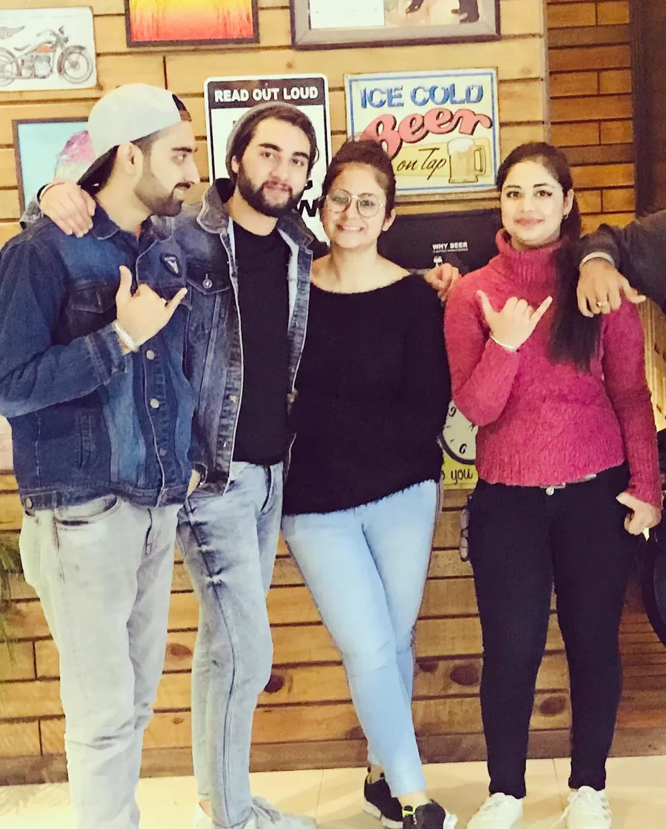 Photo of Manhattan Bar Exchange And Brewery, Golf Course Road, Sector 43, Gurugram, Haryana, India by Travellingmonty