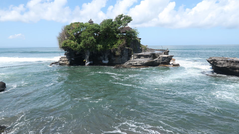 Photo of Tanah Lot Temple, Jalan Tanah Lot, Beraban, Tabanan Regency, Bali, Indonesia by Parimal Joshi