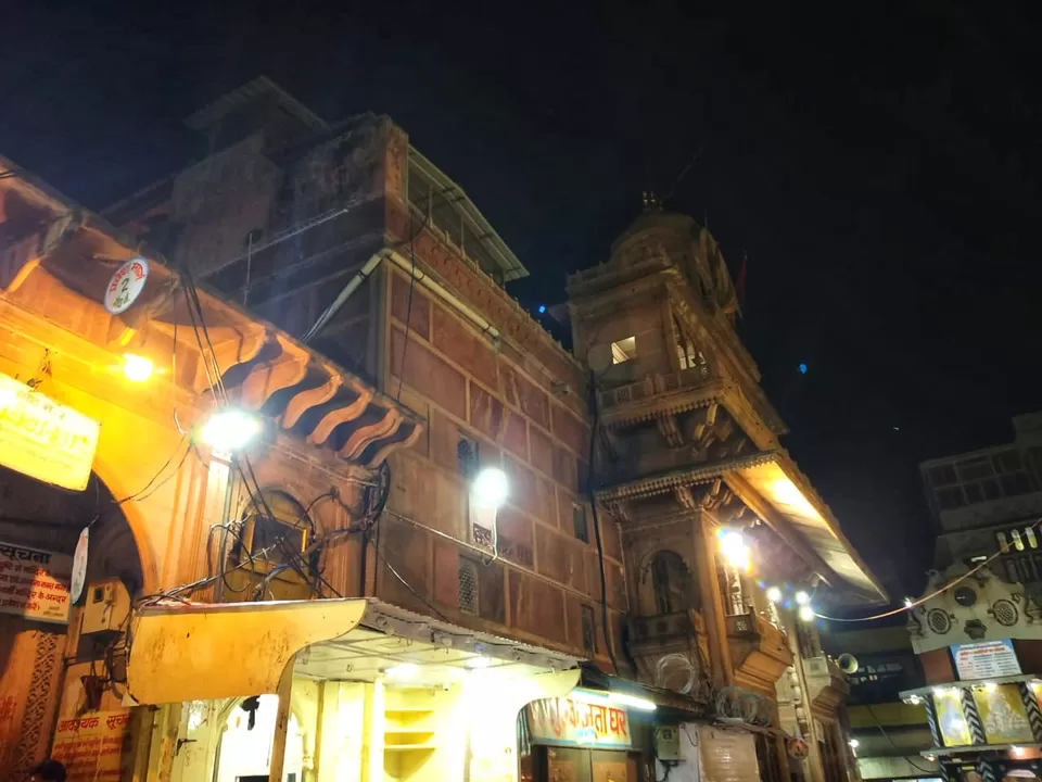 Photo of Banke Bihari Temple, Goda Vihar, Vrindavan, Uttar Pradesh, India by Vanshika Rastogi