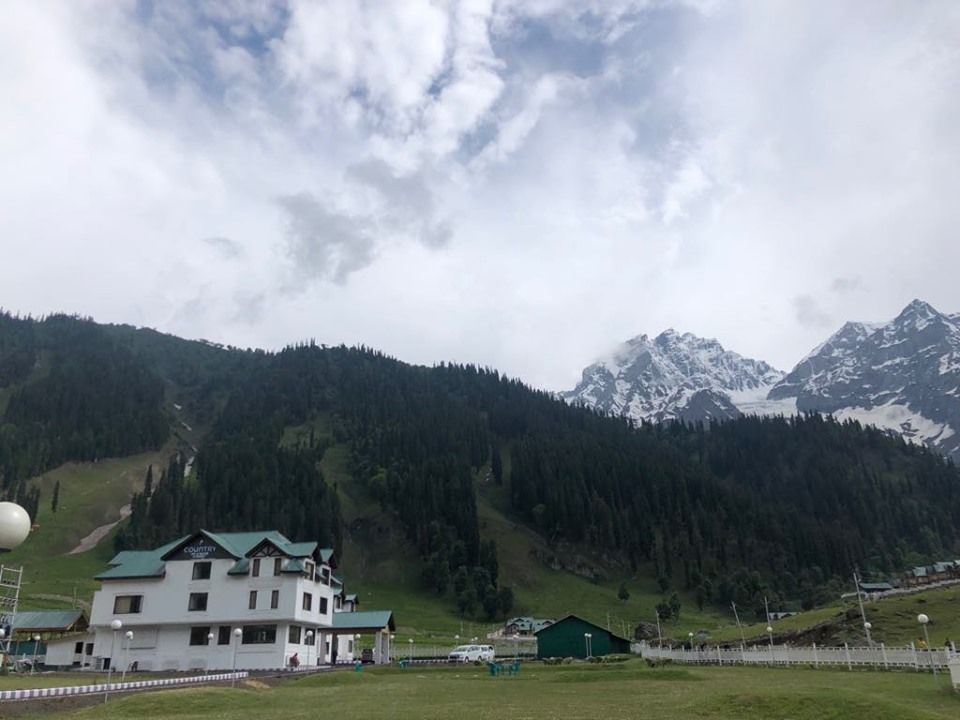 Photo of I've never seen anywhere in the world as beautiful as "Kashmir" !! #KashmirDiaries by Mayank Singhal