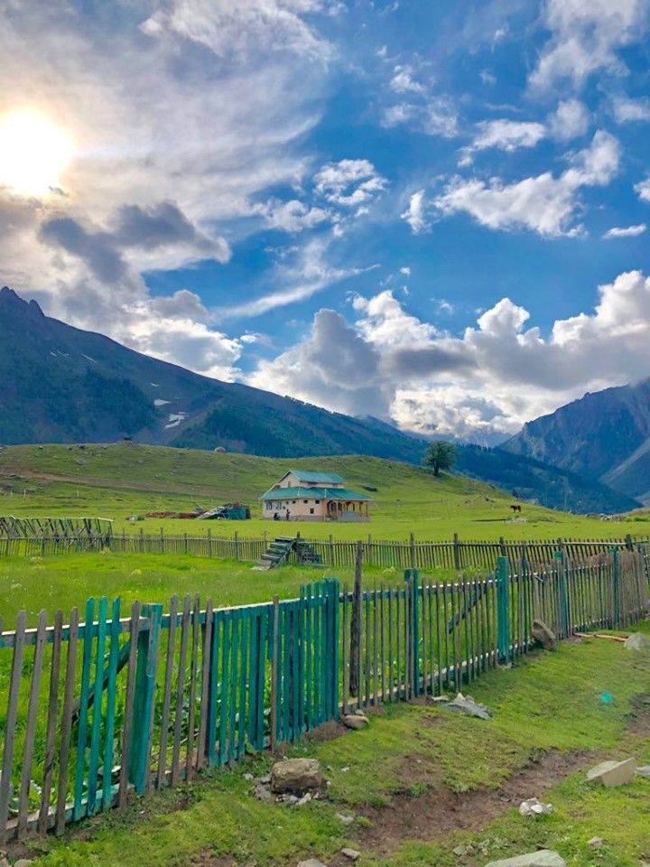 Photo of I've never seen anywhere in the world as beautiful as "Kashmir" !! #KashmirDiaries by Mayank Singhal